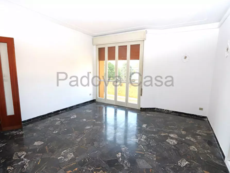 Immagine 1 di Appartamento in vendita  a Padova