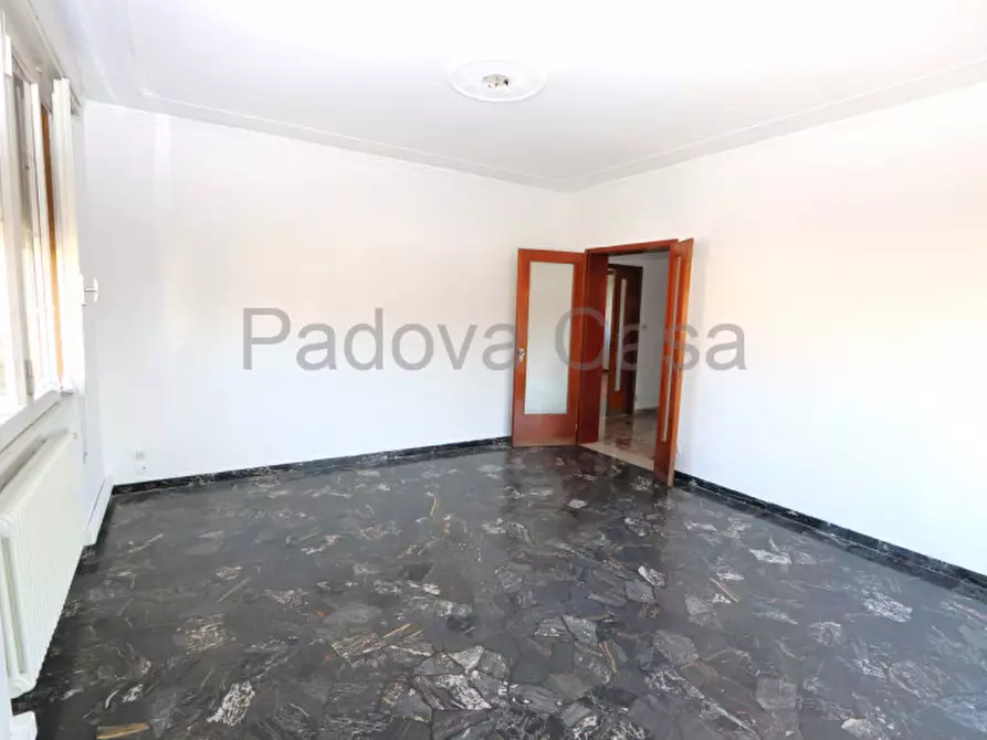 Immagine 5 di Appartamento in vendita  a Padova