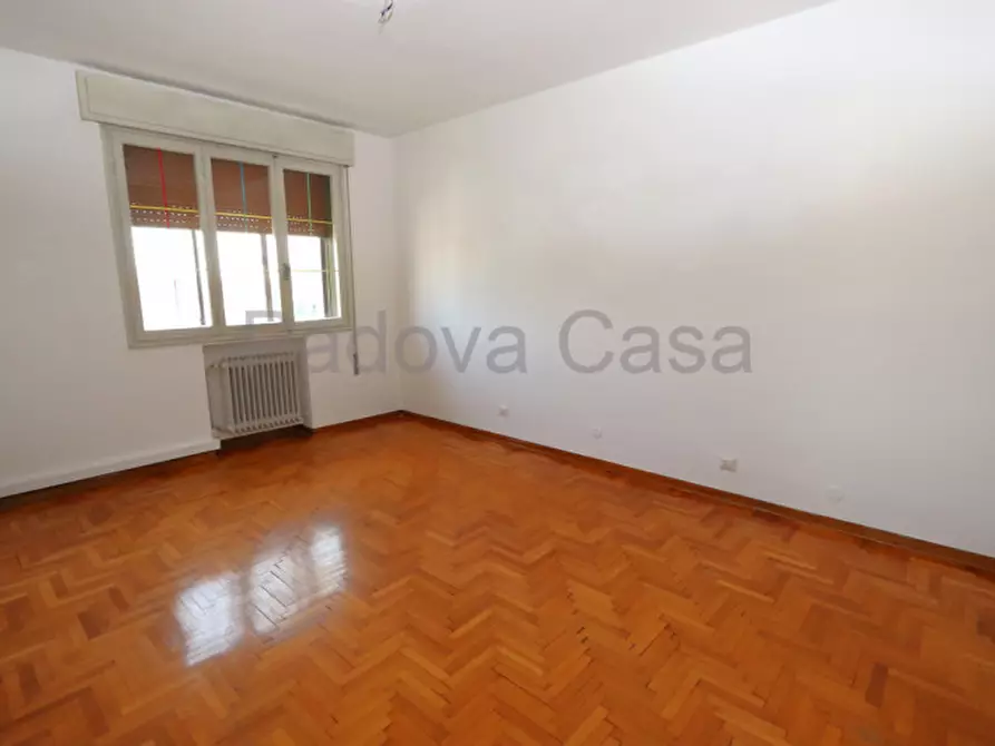 Immagine 13 di Appartamento in vendita  a Padova