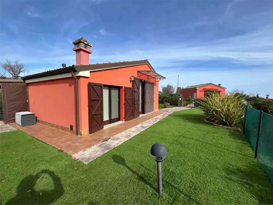 Immagine 2 di Casa indipendente in vendita  a Senigallia