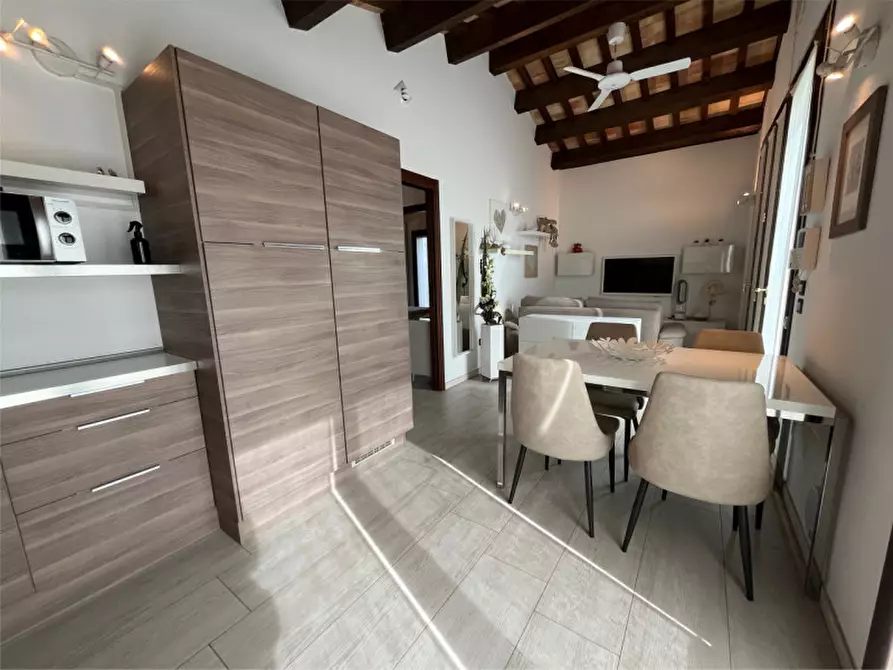 Immagine 2 di Casa indipendente in vendita  a Senigallia