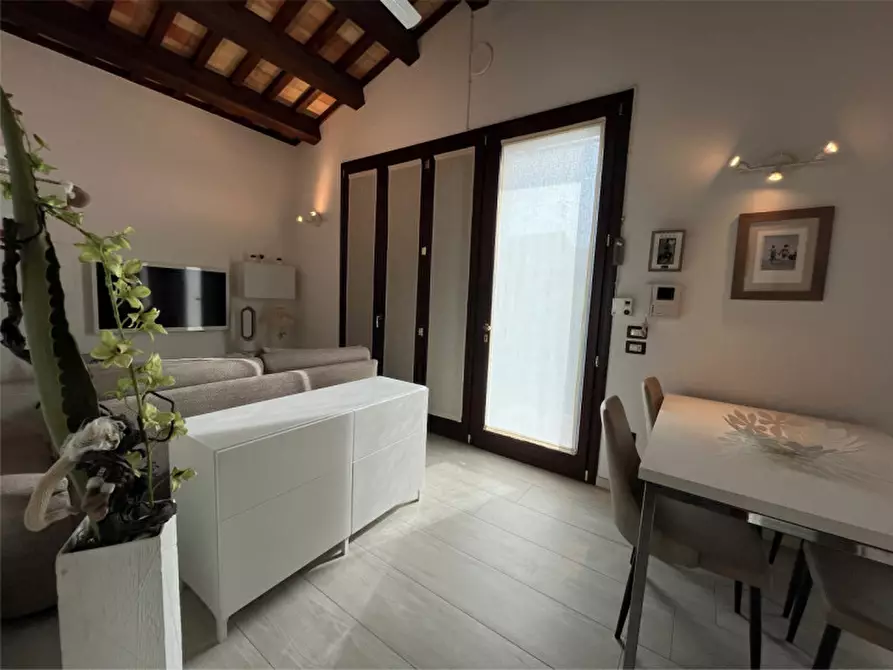 Immagine 4 di Casa indipendente in vendita  a Senigallia