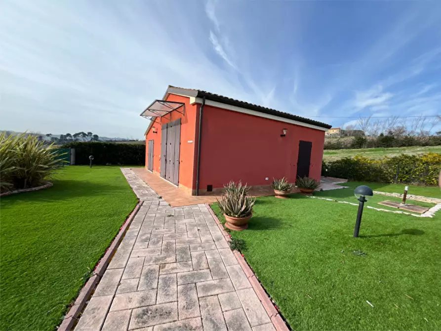 Immagine 20 di Casa indipendente in vendita  a Senigallia