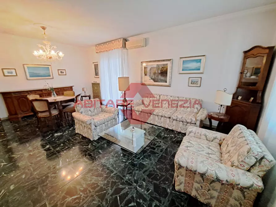Immagine 5 di Appartamento in vendita  in Via Francesco Morosini 4 a Venezia