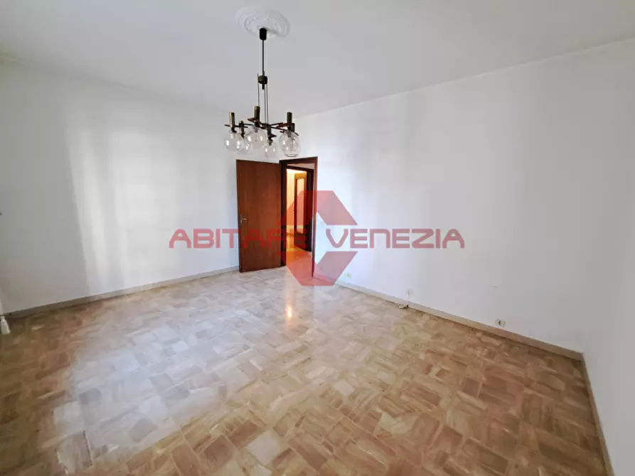 Immagine 12 di Appartamento in vendita  in Via Francesco Morosini 4 a Venezia