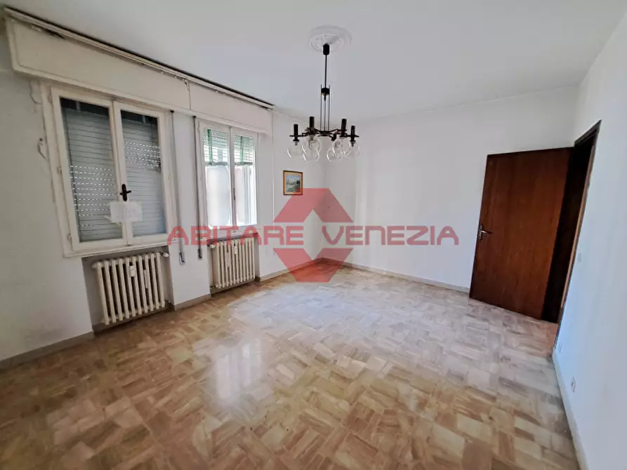 Immagine 13 di Appartamento in vendita  in Via Francesco Morosini 4 a Venezia