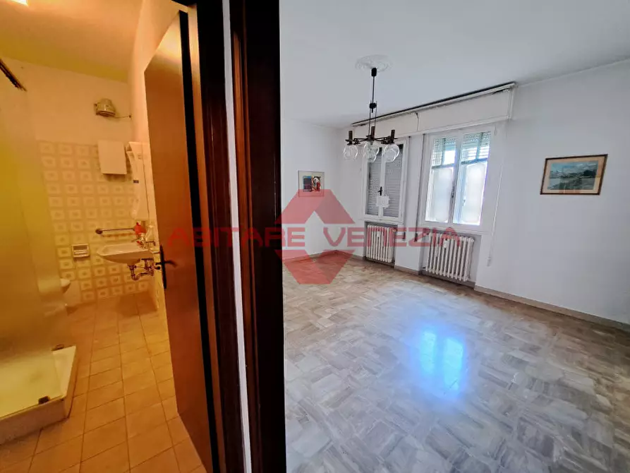 Immagine 17 di Appartamento in vendita  in Via Francesco Morosini 4 a Venezia