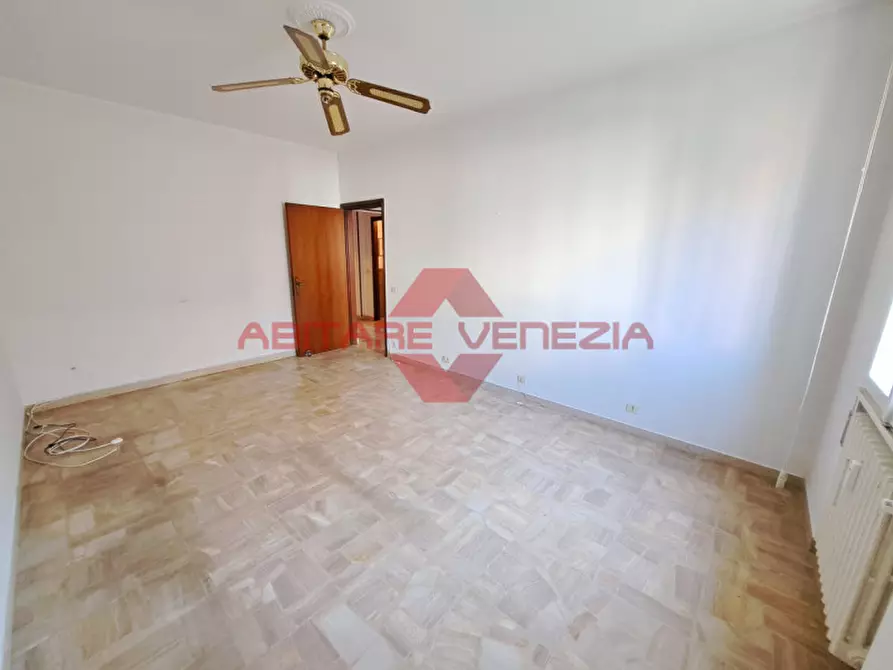 Immagine 23 di Appartamento in vendita  in Via Francesco Morosini 4 a Venezia