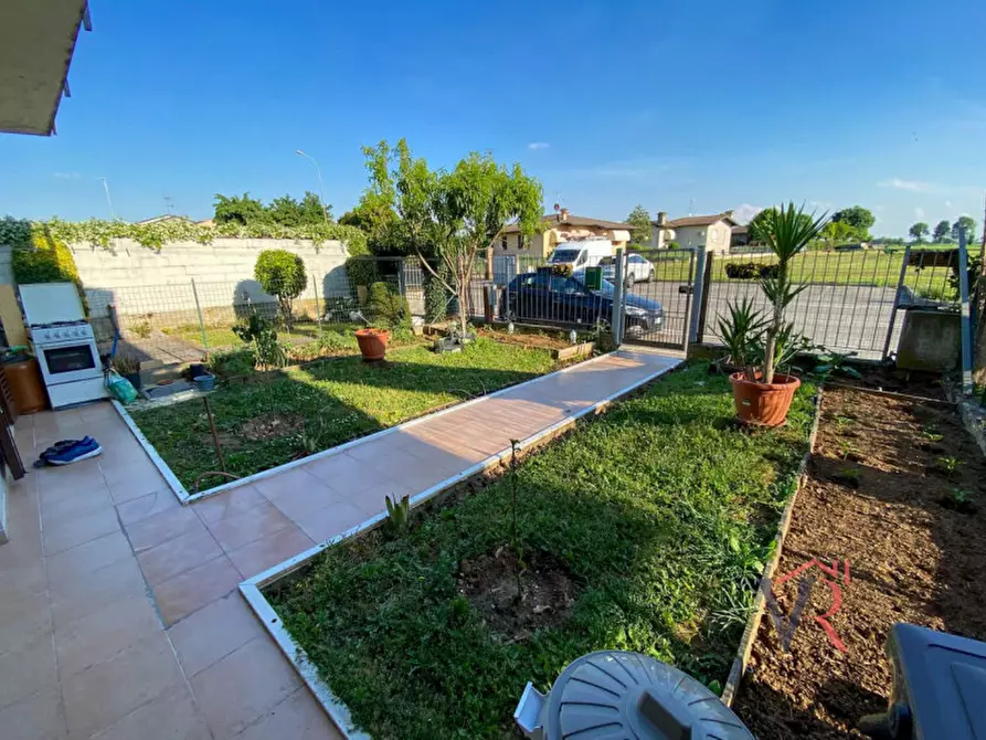 Immagine 1 di Appartamento in vendita  in Via IV Novembre a San Gervasio Bresciano