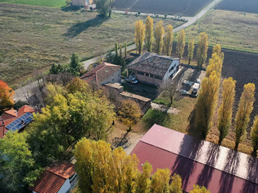Immagine 7 di Casa trifamiliare in vendita  in Strada Chiesa di Castelnovo 20 a Parma