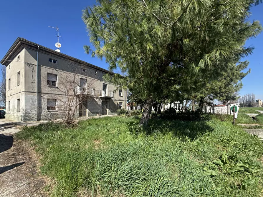 Immagine 30 di Casa trifamiliare in vendita  in Strada Chiesa di Castelnovo 20 a Parma