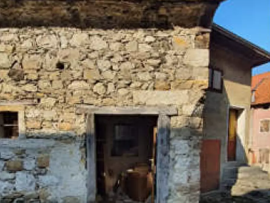 Immagine 2 di Magazzino in vendita  in Via Primo Maggio, 87 a Tambre