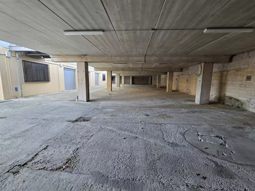 Immagine 9 di Magazzino in affitto  in Viale Lunigiana a Aulla