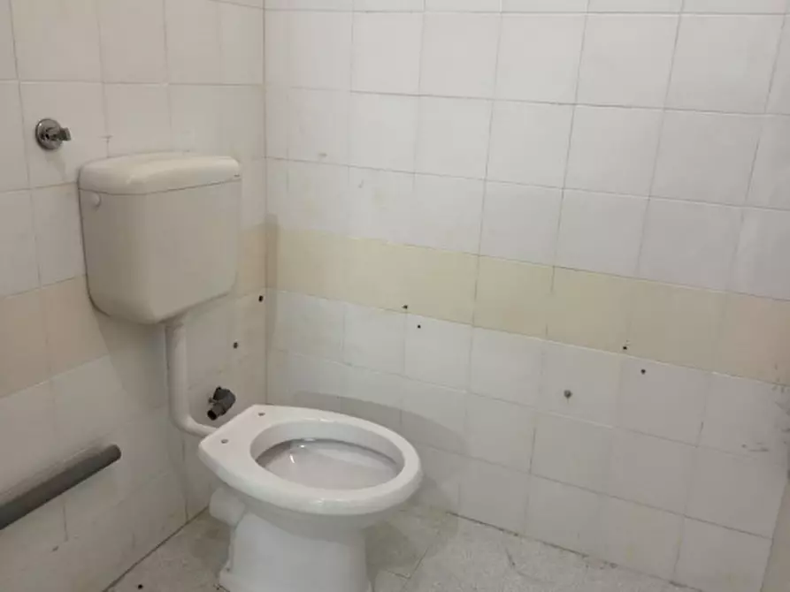 Immagine 15 di Magazzino in affitto  in Viale Lunigiana a Aulla