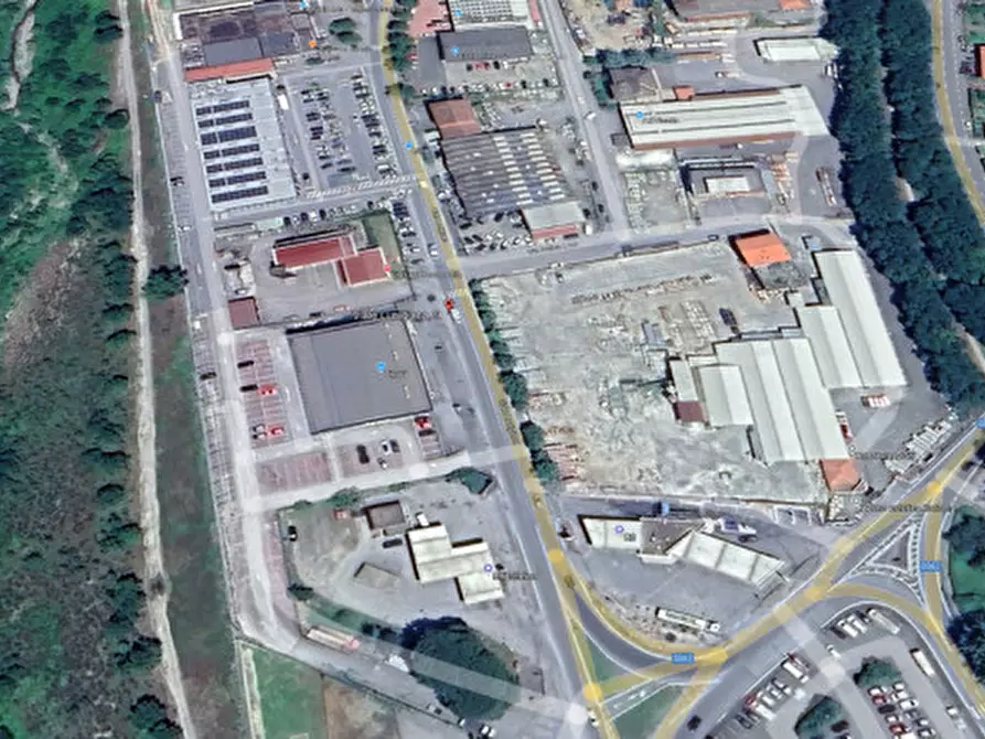 Immagine 17 di Magazzino in affitto  in Viale Lunigiana a Aulla