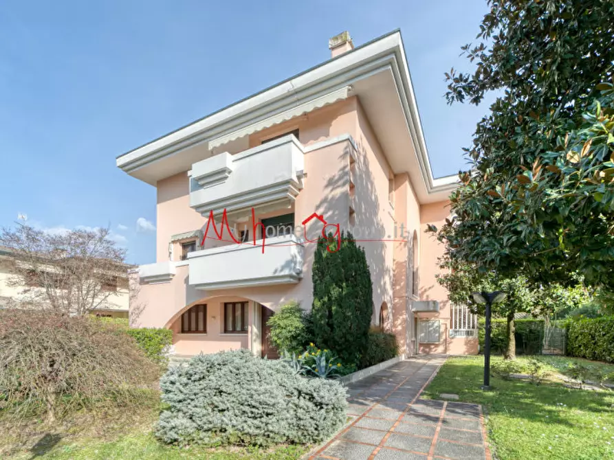 Immagine 1 di Appartamento in vendita  in Via Valerio Flacco a Abano Terme