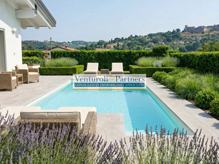 Immagine 10 di Villa in vendita  in Via Taccone a Padenghe Sul Garda