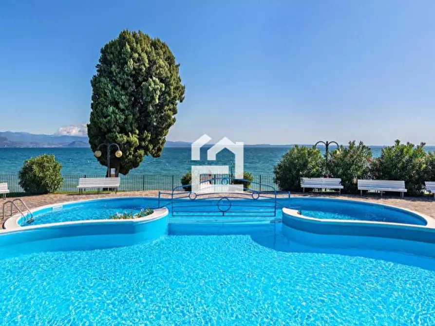 Immagine 3 di Appartamento in vendita  in Via San Martino a Manerba Del Garda