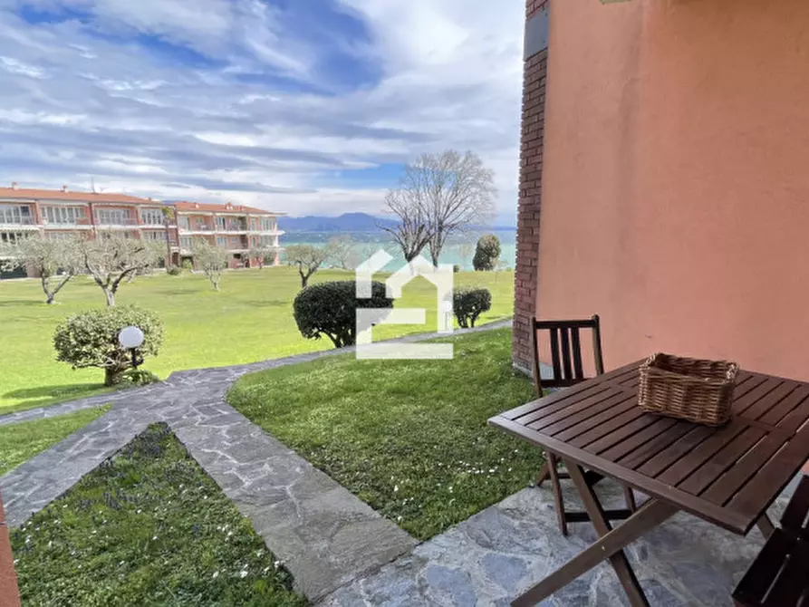 Immagine 4 di Appartamento in vendita  in Via San Martino a Manerba Del Garda