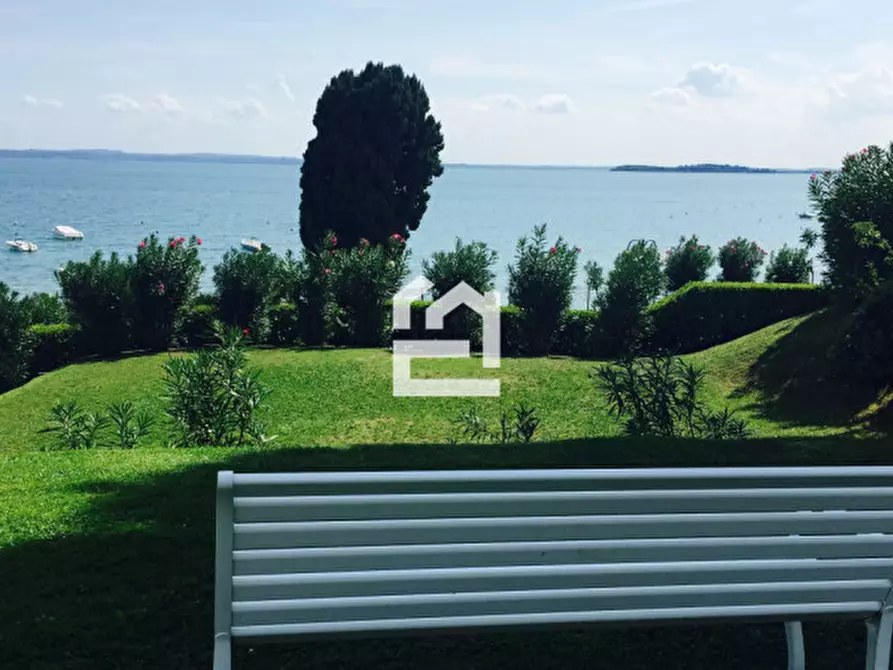 Immagine 11 di Appartamento in vendita  in Via San Martino a Manerba Del Garda