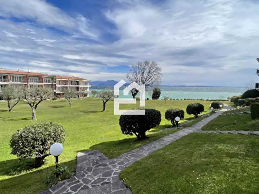 Immagine 14 di Appartamento in vendita  in Via San Martino a Manerba Del Garda