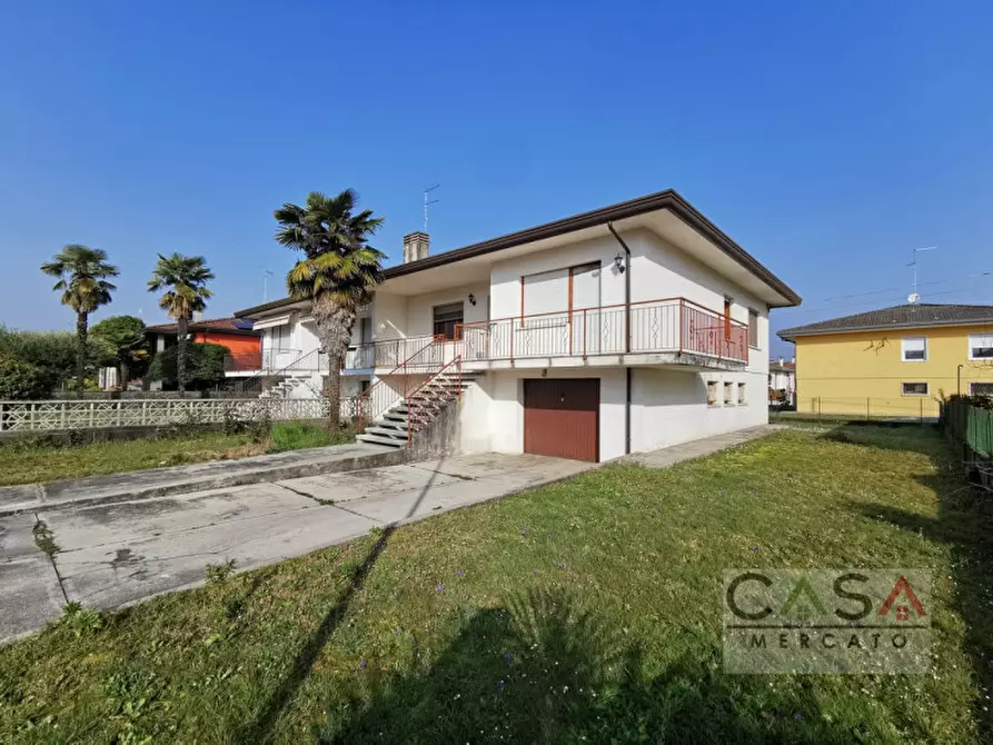 Immagine 1 di Casa bifamiliare in vendita  in Via Bartolomeo Vanzetti a Cordenons