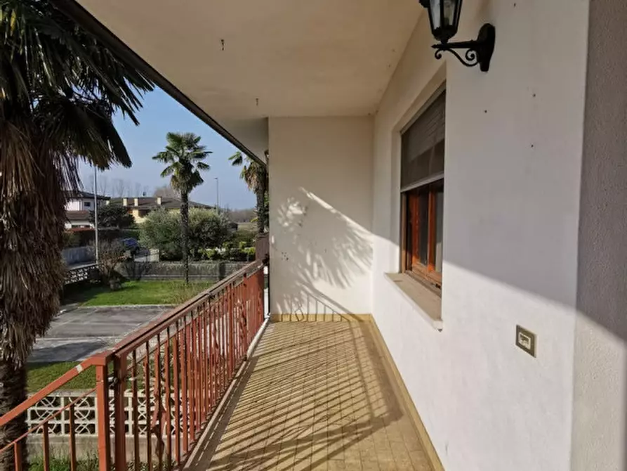 Immagine 2 di Casa bifamiliare in vendita  in Via Bartolomeo Vanzetti a Cordenons