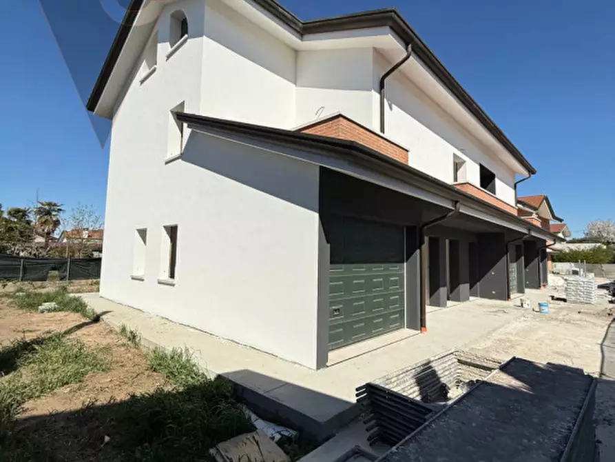 Immagine 3 di Casa trifamiliare in vendita  a Legnaro