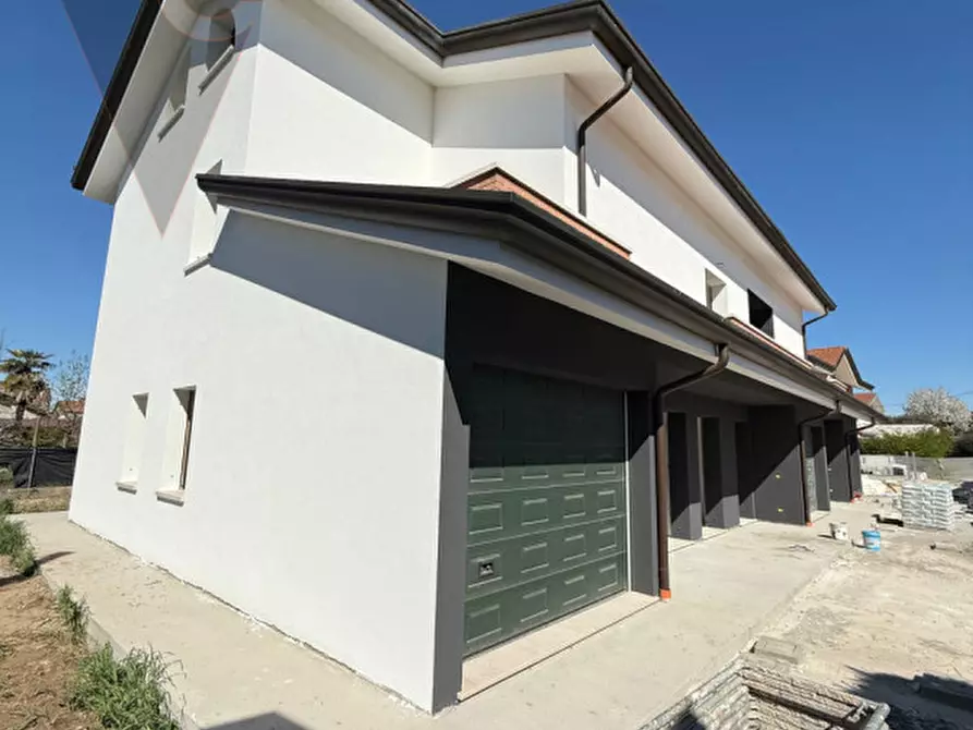 Immagine 4 di Casa trifamiliare in vendita  a Legnaro