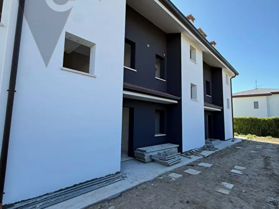 Immagine 10 di Casa trifamiliare in vendita  a Legnaro
