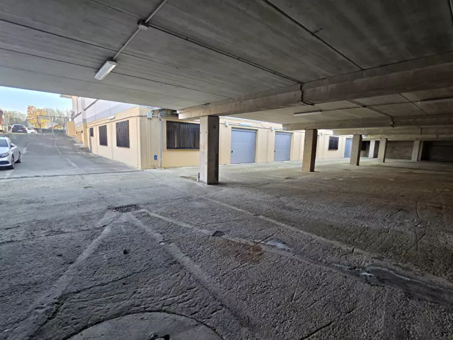 Immagine 5 di Magazzino in affitto  in Via Lunigiana a Aulla