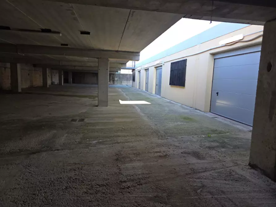 Immagine 12 di Magazzino in affitto  in Via Lunigiana a Aulla