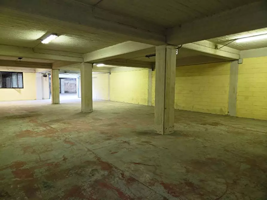 Immagine 13 di Magazzino in affitto  in Via Lunigiana a Aulla