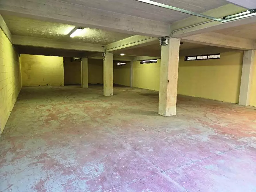 Immagine 15 di Magazzino in affitto  in Via Lunigiana a Aulla