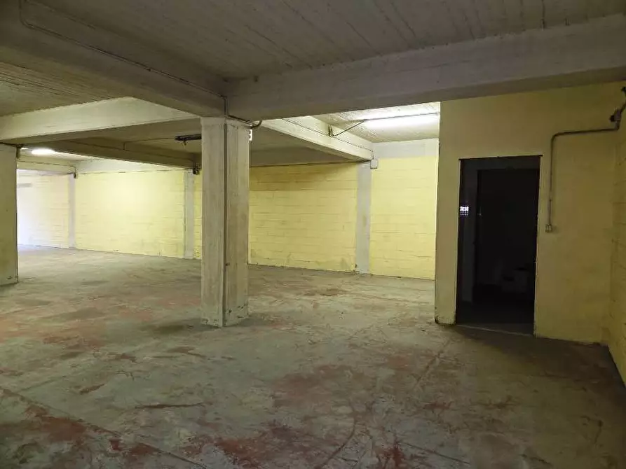 Immagine 16 di Magazzino in affitto  in Via Lunigiana a Aulla