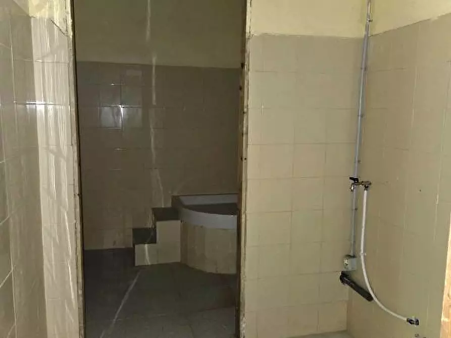 Immagine 17 di Magazzino in affitto  in Via Lunigiana a Aulla