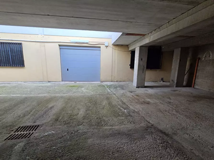 Immagine 21 di Magazzino in affitto  in Via Lunigiana a Aulla