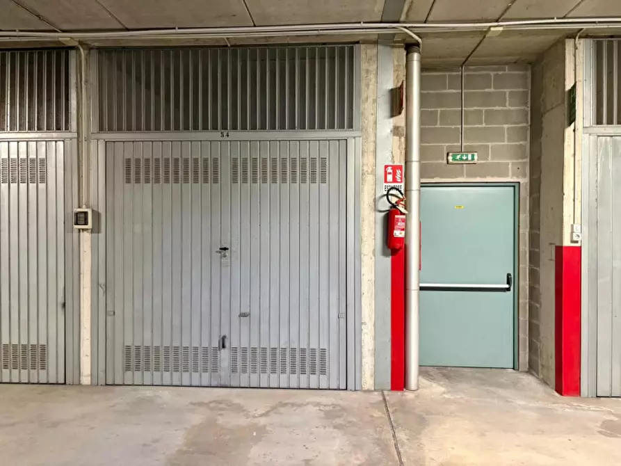 Immagine 2 di Garage in vendita  in Strada del Portone 21 a Torino