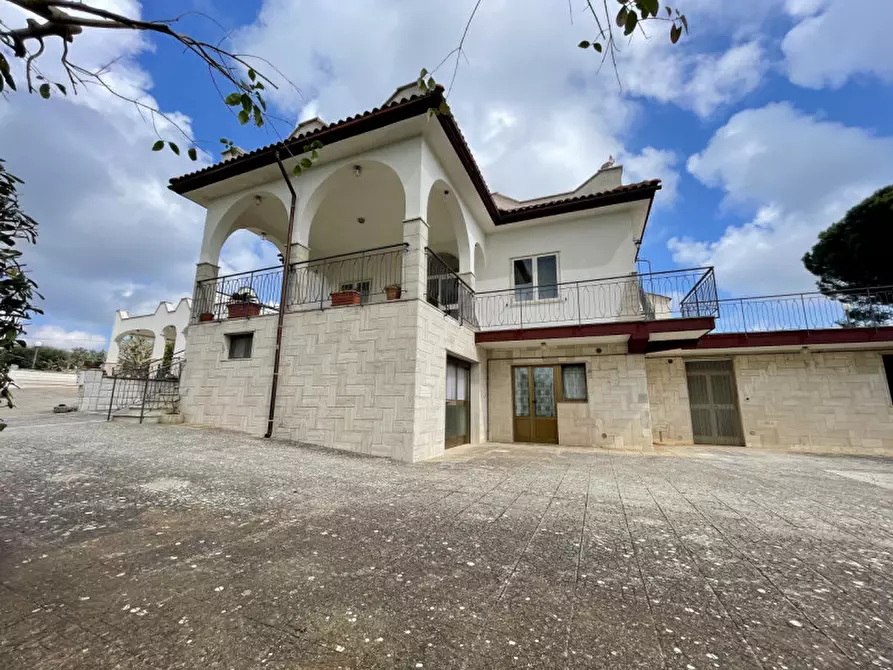 Immagine 1 di Villa in vendita  in contrada monte a Cisternino