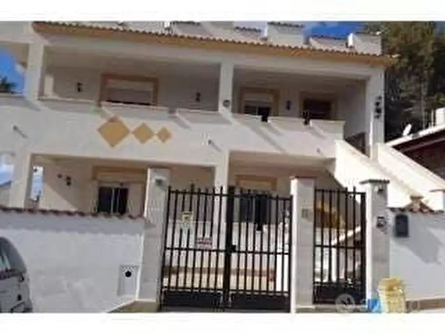 Immagine 1 di Villa in vendita  in Via 123, 4 a Castelvetrano