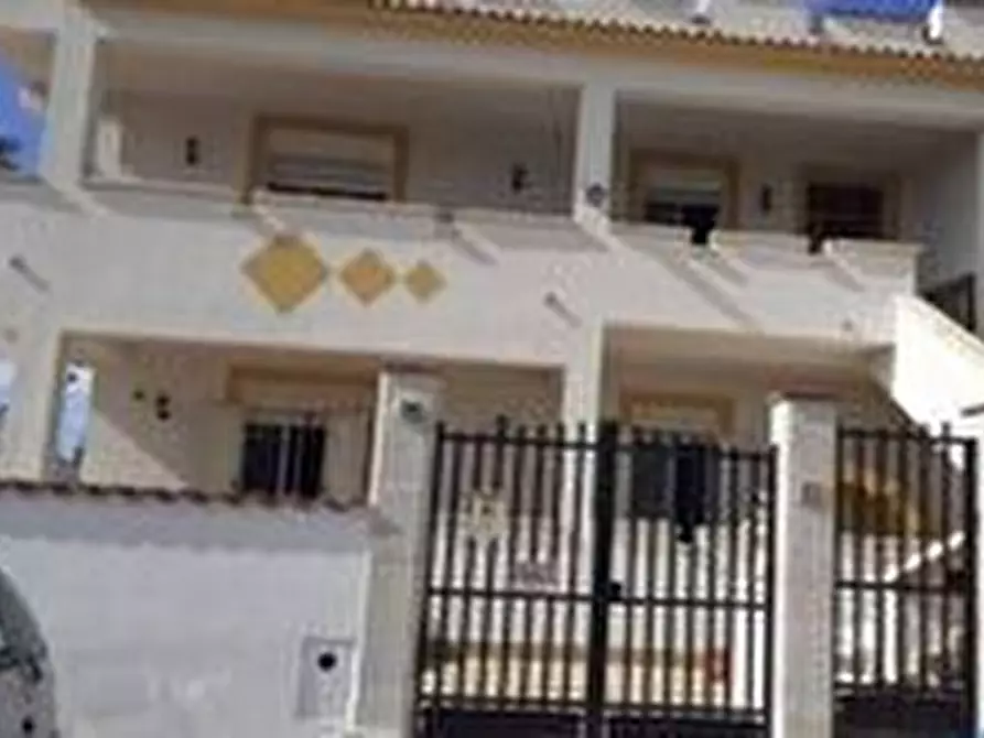 Immagine 5 di Villa in vendita  in Via 123, 4 a Castelvetrano