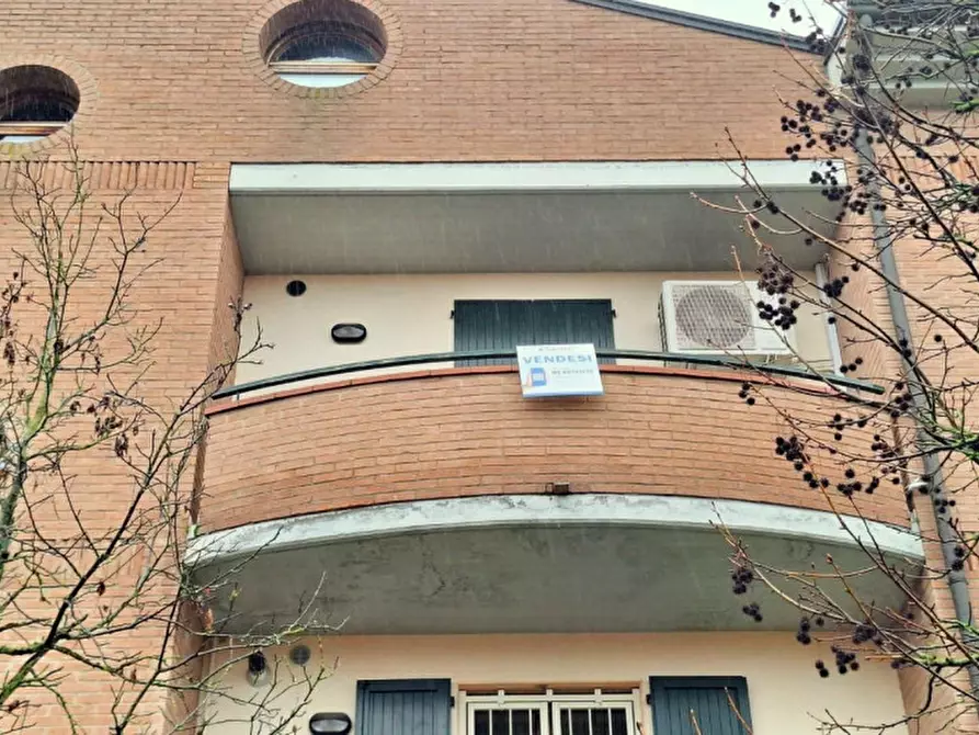 Immagine 3 di Appartamento in vendita  in Piazza 2 Giugno, 3, 41031 Camposanto MO, Italia a Camposanto