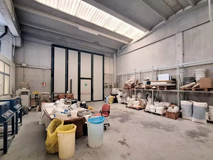 Immagine 1 di Capannone industriale in vendita  in Via del Lavoro, 26A, 41051 Castelnuovo Rangone MO, Italia a Castelnuovo Rangone