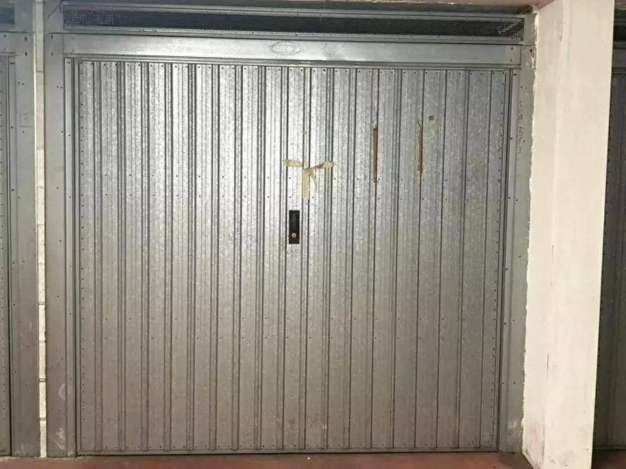 Immagine 1 di Posto auto in vendita  in Via Giuseppe Berto, 5, 00142 Roma RM, Italia a Roma