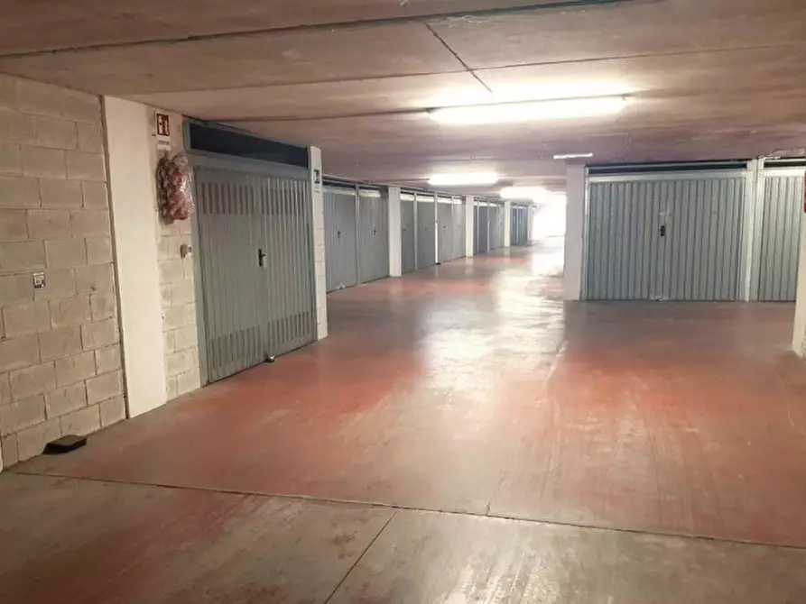 Immagine 6 di Posto auto in vendita  in Via Giuseppe Berto, 5, 00142 Roma RM, Italia a Roma