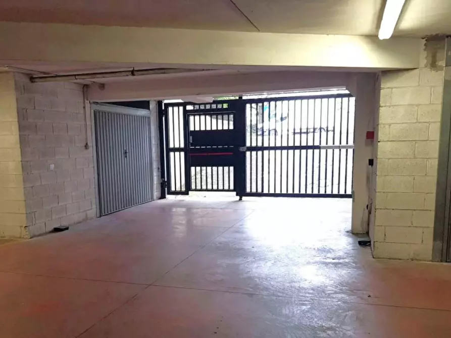 Immagine 7 di Posto auto in vendita  in Via Giuseppe Berto, 5, 00142 Roma RM, Italia a Roma