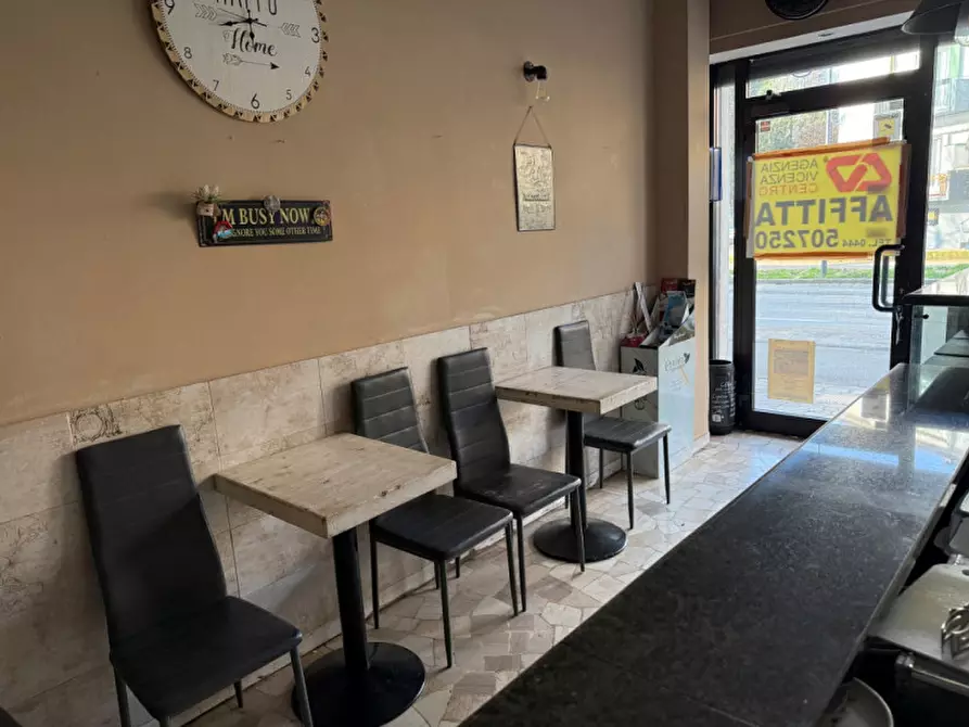 Immagine 11 di Negozio in affitto  in via Legione Antonini 180 a Vicenza