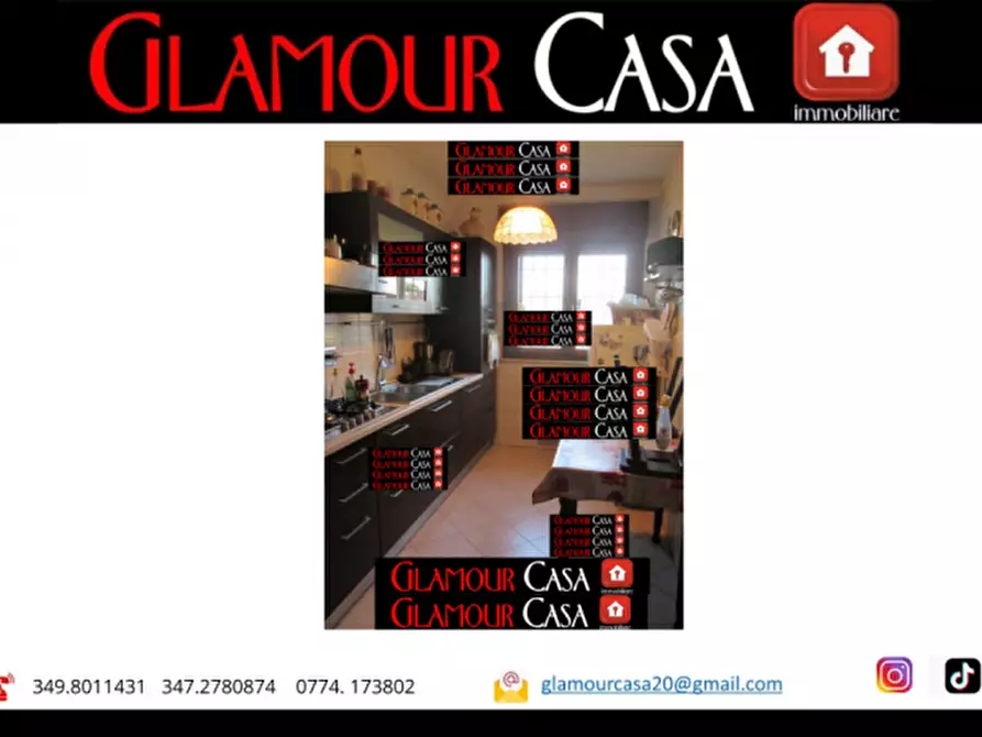 Immagine 3 di Villa in vendita  in Via Antonimina a Roma