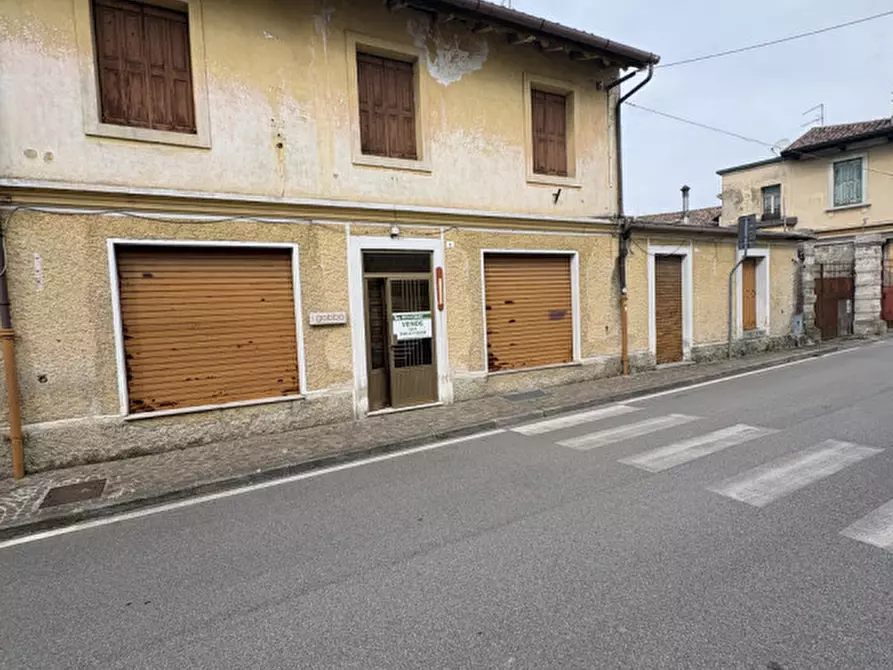 Immagine 1 di Palazzo in vendita  in Via Venti Settembre, 6 a Pozzuolo Del Friuli