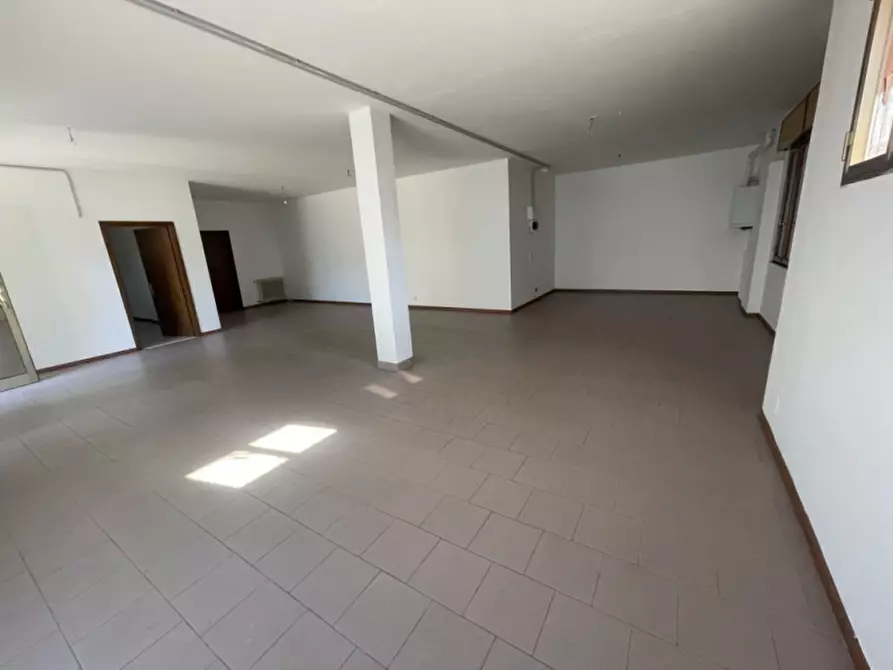 Immagine 2 di Magazzino in vendita  in VIA MONTI a Selvazzano Dentro